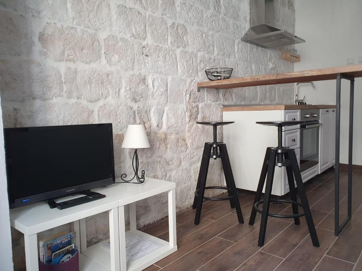 Apartments Kut Vis Luaran gambar